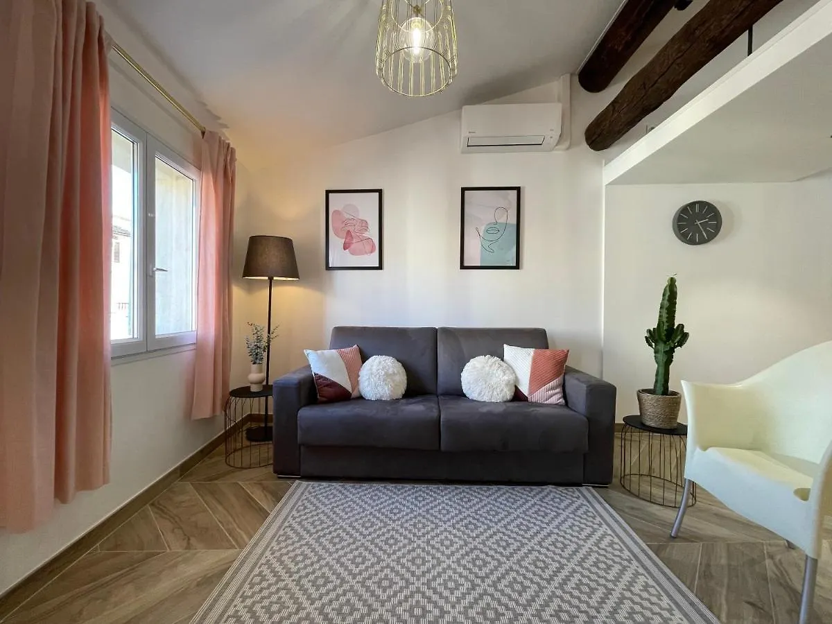 Nice Renting - Massena - Loft - Heart Of Vieil Antibes - The Market With Sea View