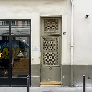 Elegant And Modern Parisian Charm , Paris France