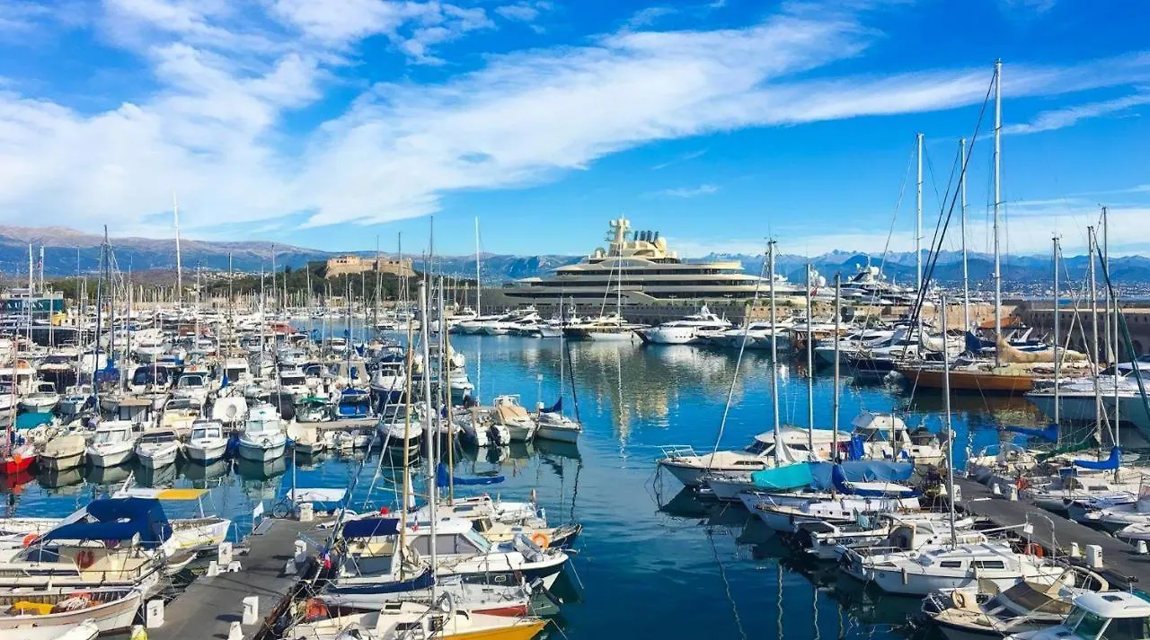 Apartment Nice Renting - Massena - Loft - Heart Of Vieil Antibes - The Market With Sea View
