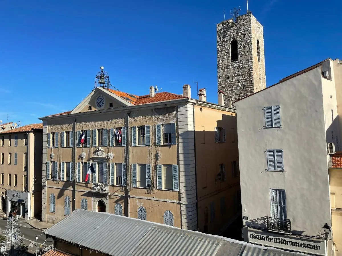 Apartment Nice Renting - Massena - Loft - Heart Of Vieil Antibes - The Market With Sea View