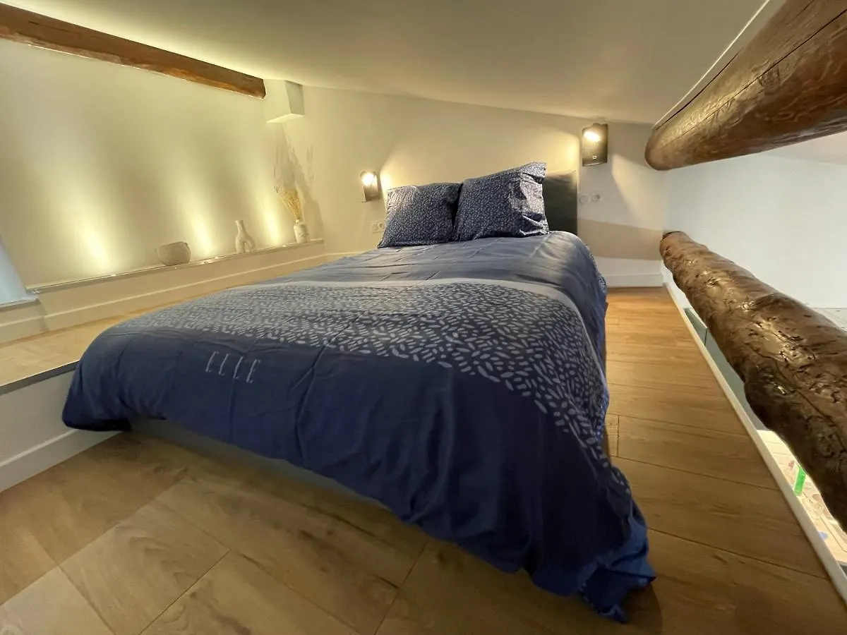 Apartment Nice Renting - Massena - Loft - Heart Of Vieil Antibes - The Market With Sea View